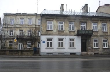 Zdjęcie przedstawia: Kamienica przy ulicy Wojska Polskiego 32 przed remontem