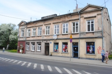 Zdjęcie przedstawia: Budynek przy ulicy Wojska Polskiego 79 po remoncie