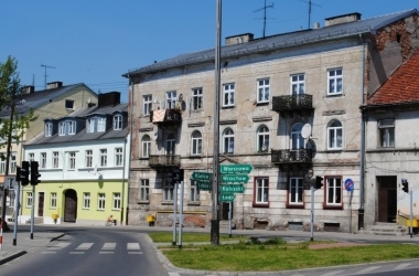 Zdjęcie przedstawia: Kamienice przy ulicy Wojska Polskiego 7 - 9 przed remontem